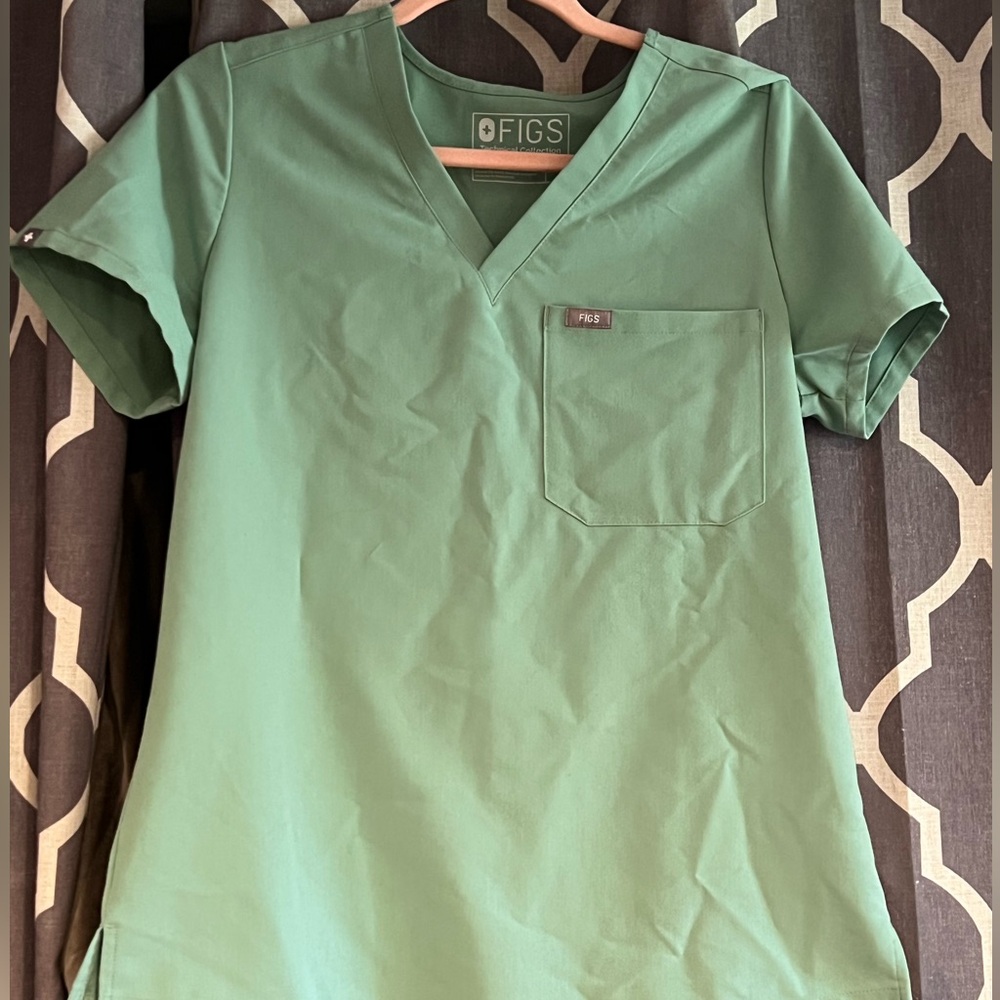 Figs one pocket Catarina scrub top size small PO#1500 Jade Green EUC!